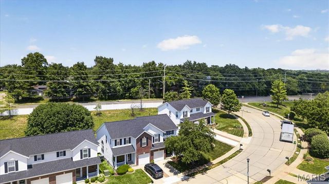 1007 Big Bend Crossing Drive, Manchester, MO 63088