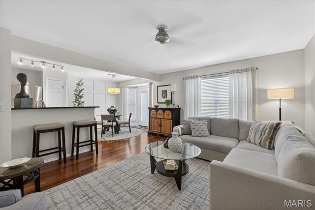 1007 Big Bend Crossing Drive, Manchester, MO 63088