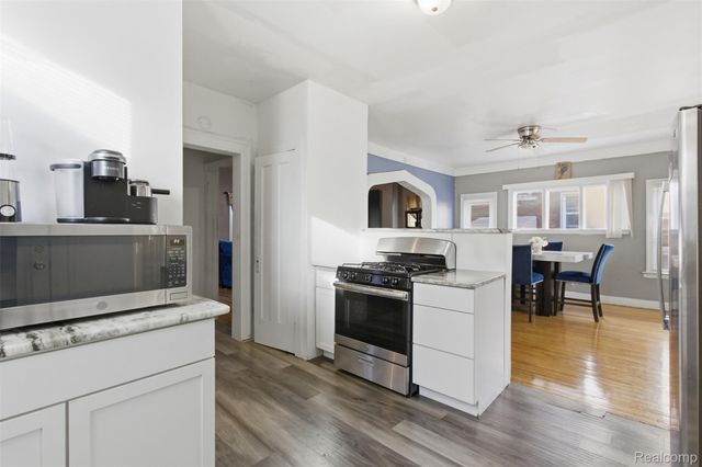 12590 Wilshire Drive, Detroit, MI 48213