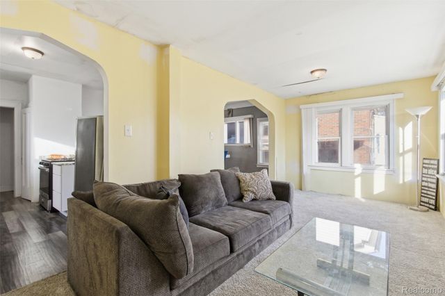 12590 Wilshire Drive, Detroit, MI 48213