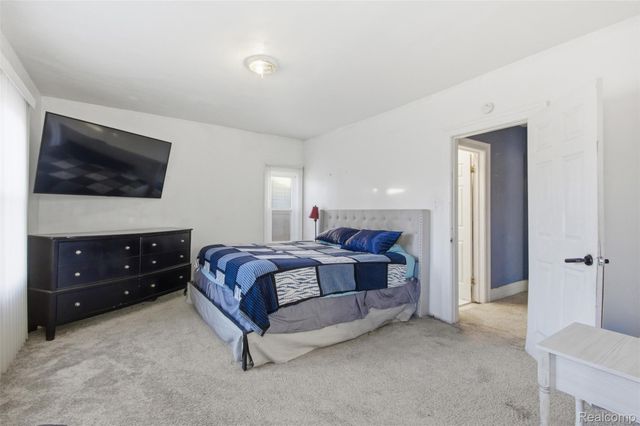 12590 Wilshire Drive, Detroit, MI 48213