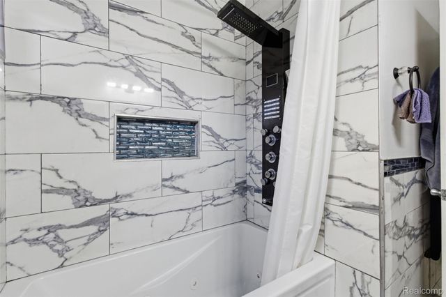 12590 Wilshire Drive, Detroit, MI 48213