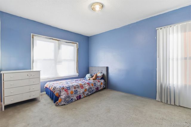 12590 Wilshire Drive, Detroit, MI 48213