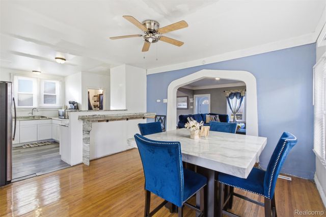 12590 Wilshire Drive, Detroit, MI 48213