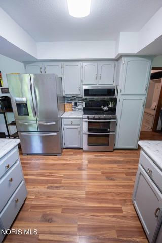 3465 Fieldbrooke Lane, Oregon, OH 43616