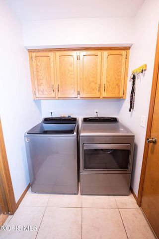 3465 Fieldbrooke Lane, Oregon, OH 43616