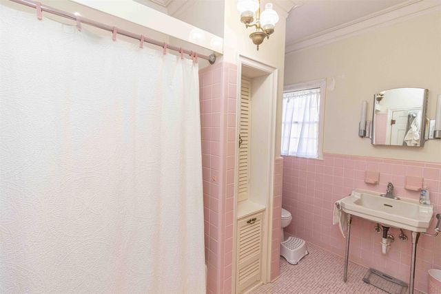 228 N THIRD ST, Selmer, TN 38375