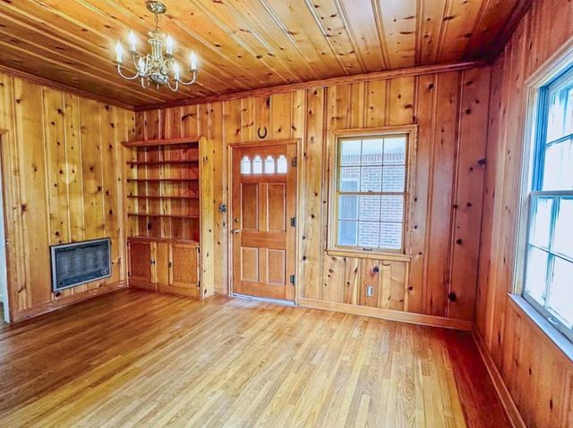 228 N THIRD ST, Selmer, TN 38375