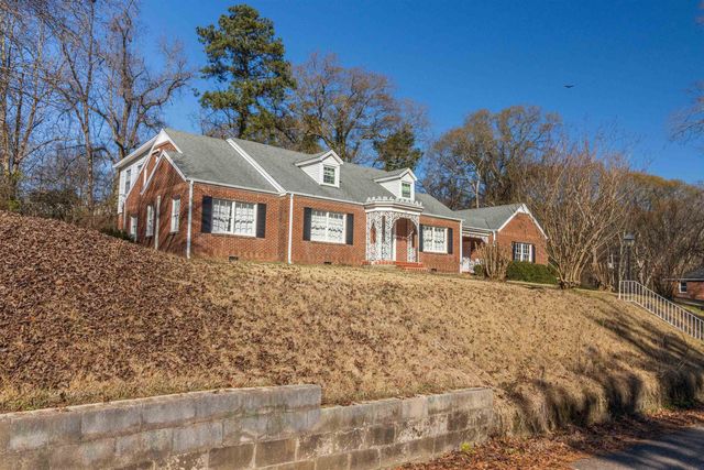 228 N THIRD ST, Selmer, TN 38375