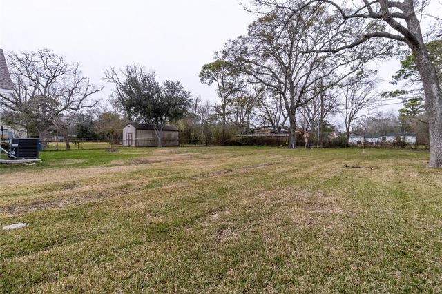 510 Bluebonnet Drive, La Marque, TX 77568