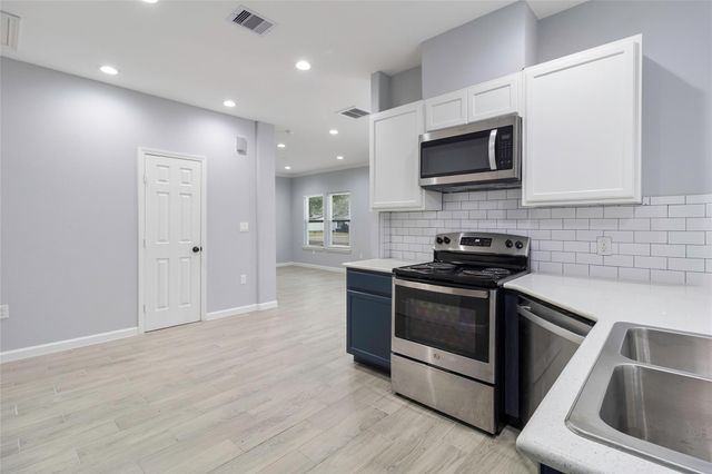 510 Bluebonnet Drive, La Marque, TX 77568