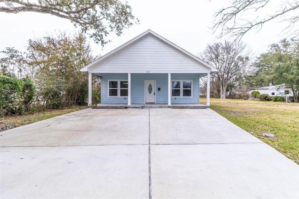 510 Bluebonnet Drive, La Marque, TX 77568