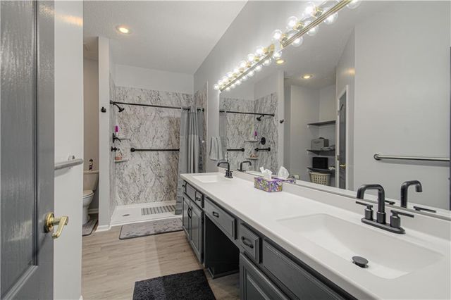 4315 S Davidson Drive, Independence, MO 64055