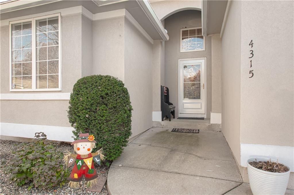 4315 S Davidson Drive, Independence, MO 64055