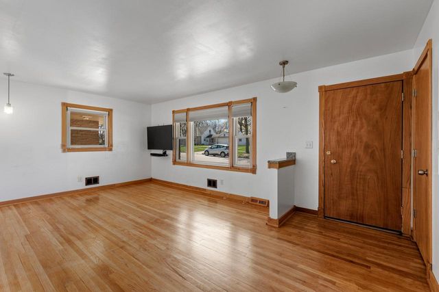 2626 N 80th STREET, Milwaukee, WI 53213