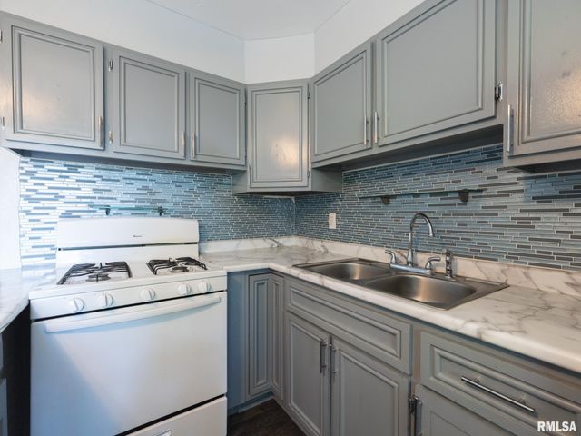 3925 W CREIGHTON Terrace, Peoria, IL 61615