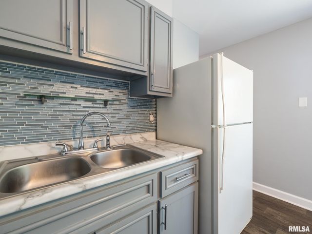 3925 W CREIGHTON Terrace, Peoria, IL 61615