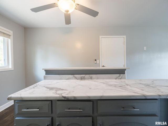 3925 W CREIGHTON Terrace, Peoria, IL 61615