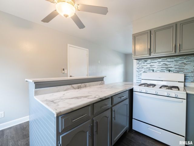 3925 W CREIGHTON Terrace, Peoria, IL 61615