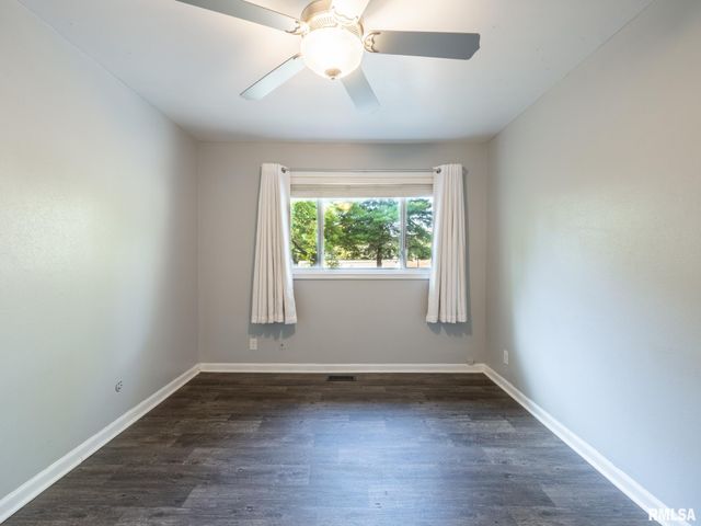 3925 W CREIGHTON Terrace, Peoria, IL 61615