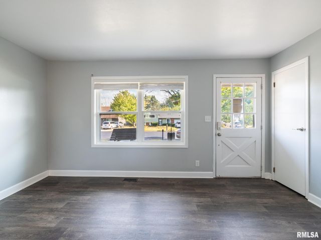 3925 W CREIGHTON Terrace, Peoria, IL 61615