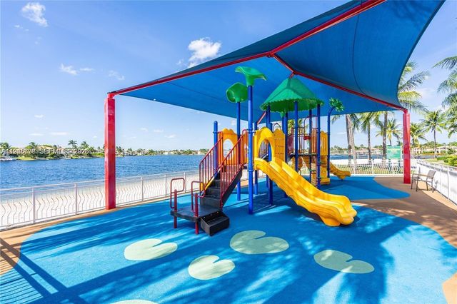 10730 NW 66th St 502, Doral, FL 33178