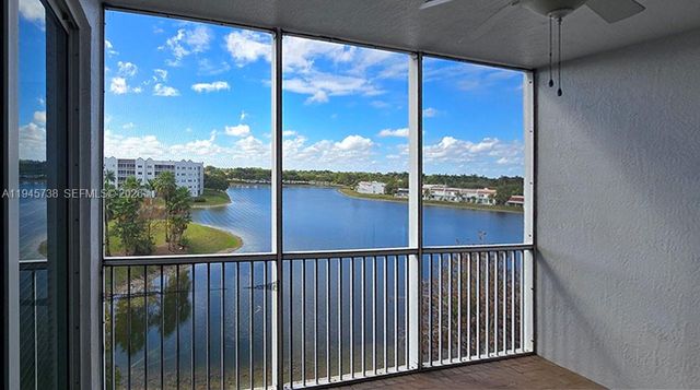 10730 NW 66th St 502, Doral, FL 33178