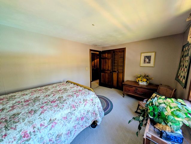 178 Dennison Hill Rd, Southbridge, MA 01550