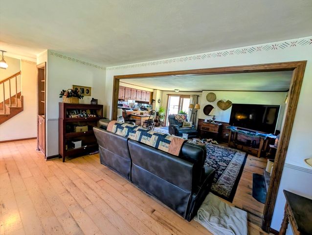 178 Dennison Hill Rd, Southbridge, MA 01550