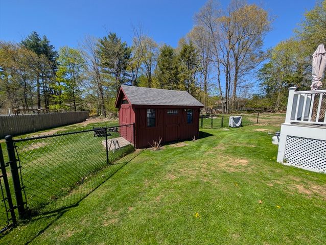 178 Dennison Hill Rd, Southbridge, MA 01550