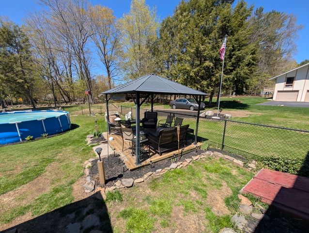 178 Dennison Hill Rd, Southbridge, MA 01550