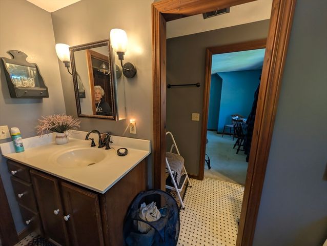 178 Dennison Hill Rd, Southbridge, MA 01550