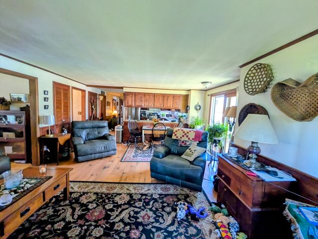 178 Dennison Hill Rd, Southbridge, MA 01550