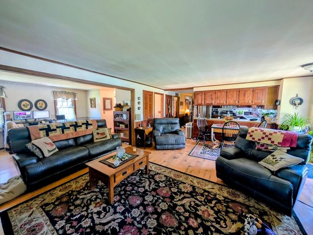 178 Dennison Hill Rd, Southbridge, MA 01550