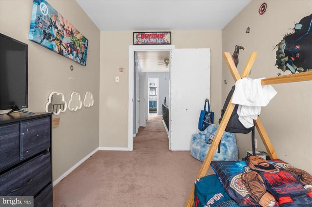 825 WOODCHUCK LN, Reading, PA 19606