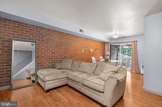 825 WOODCHUCK LN, Reading, PA 19606