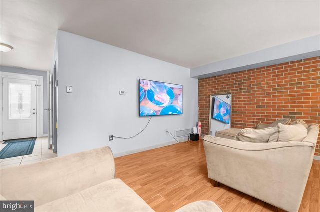 825 WOODCHUCK LN, Reading, PA 19606
