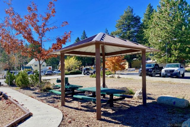 32065 Hunsaker way 12, Running Springs, CA 92382