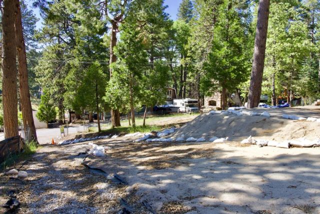 32065 Hunsaker way 12, Running Springs, CA 92382