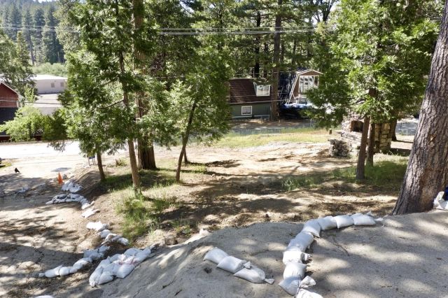 32065 Hunsaker way 12, Running Springs, CA 92382