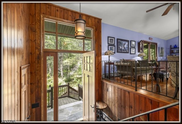 118 Ridge Rd, Hampton Twp., NJ 07860