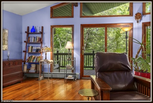 118 Ridge Rd, Hampton Twp., NJ 07860