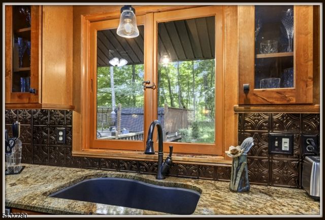 118 Ridge Rd, Hampton Twp., NJ 07860