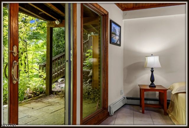 118 Ridge Rd, Hampton Twp., NJ 07860