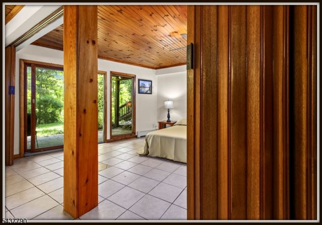 118 Ridge Rd, Hampton Twp., NJ 07860