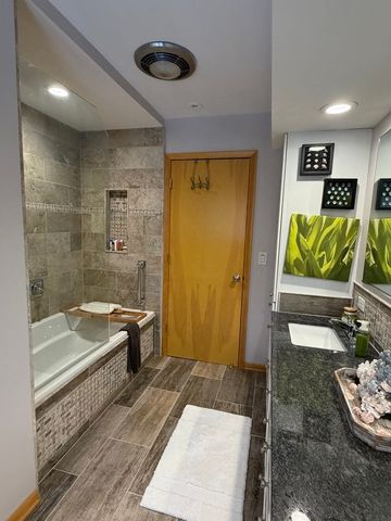 501 Glenwood Trail, Elgin, IL 60120