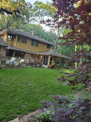 501 Glenwood Trail, Elgin, IL 60120