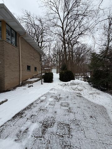 501 Glenwood Trail, Elgin, IL 60120