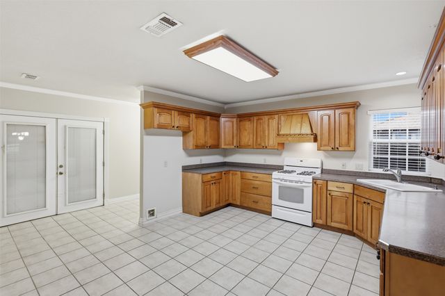 321 S Main Street, Irving, TX 75060