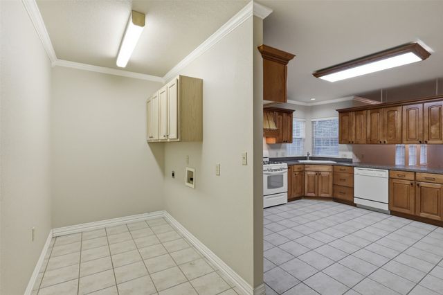 321 S Main Street, Irving, TX 75060